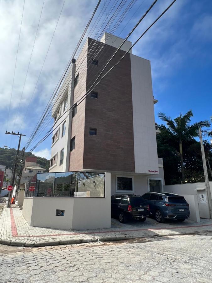 Residencial Yuema Apartment Bombinhas Exterior photo